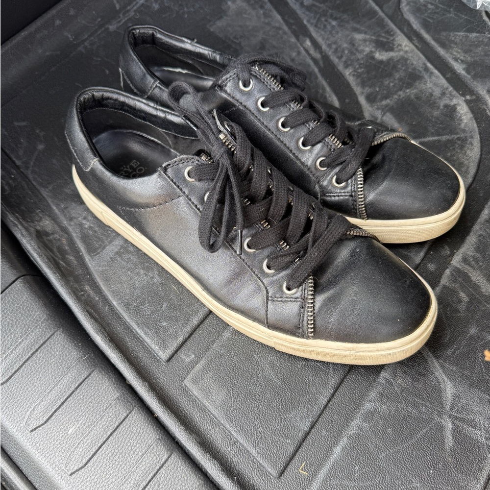 Black Leather Low-Top Sneakers - Casual women’s Shoes